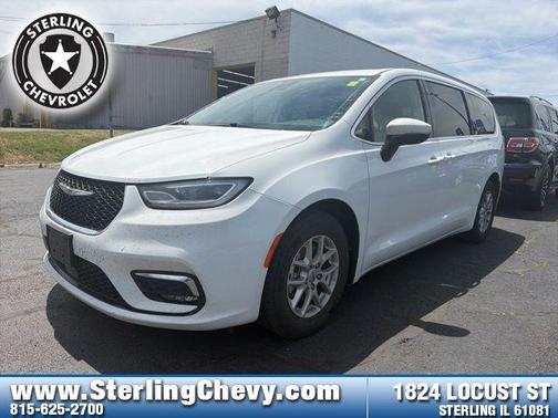Bright White Clearcoat 2023 Chrysler Pacifica Touring L