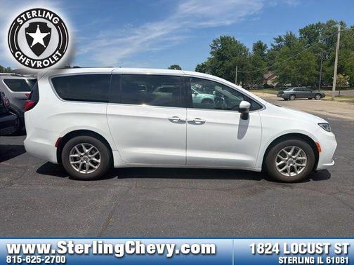 Bright White Clearcoat 2023 Chrysler Pacifica Touring L