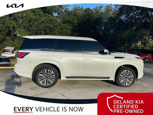 Radiant White 2026 INFINITI QX80 Luxe