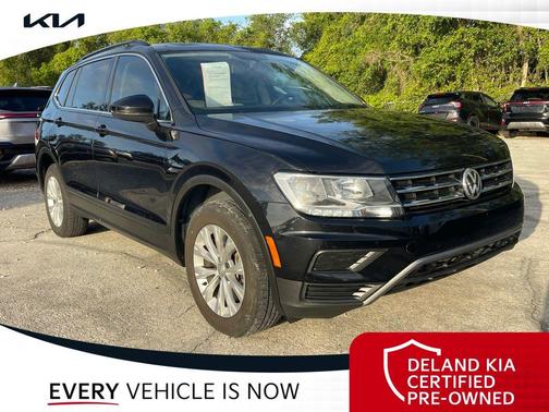 Deep Black Pearl 2019 Volkswagen Tiguan 2.0T SE