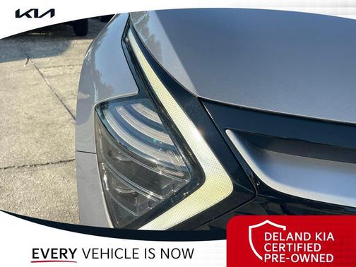 Everlasting Silver 2024 Kia Sportage EX