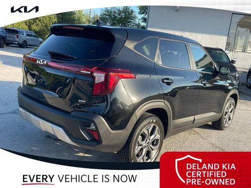 Fusion Black 2024 Kia Seltos LX