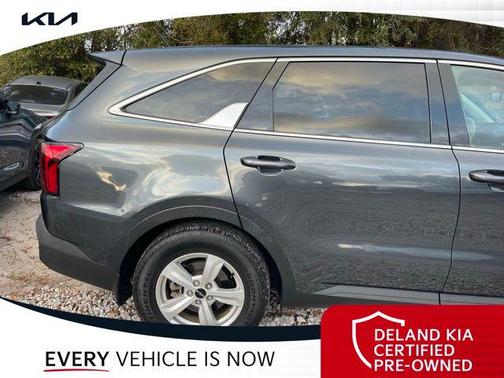 2022 Kia Sorento LX