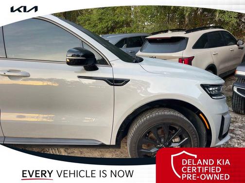 Wolf Gray 2023 Kia Sorento SX