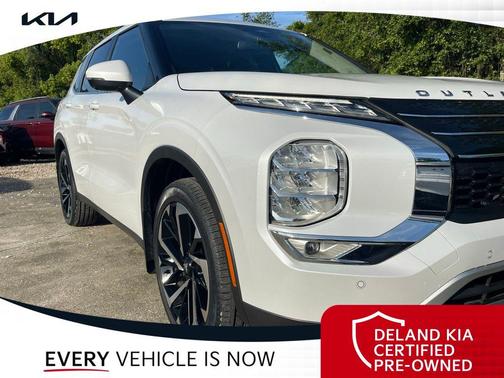 White Diamond 2023 Mitsubishi Outlander SE