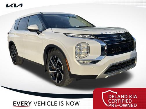 White Diamond 2023 Mitsubishi Outlander SE