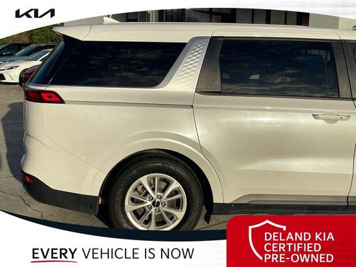 2024 Kia Carnival LX