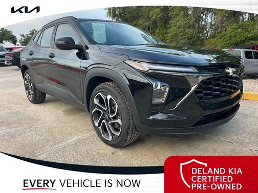 Mosaic Black Metallic 2025 Chevrolet Trax FWD 2RS