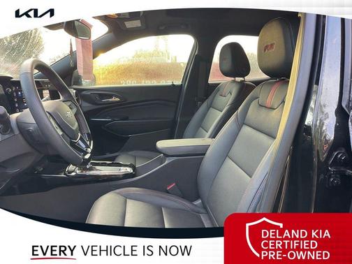 Mosaic Black Metallic 2025 Chevrolet Trax FWD 2RS