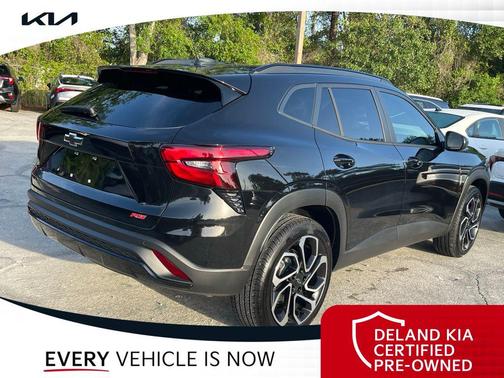 Mosaic Black Metallic 2025 Chevrolet Trax FWD 2RS