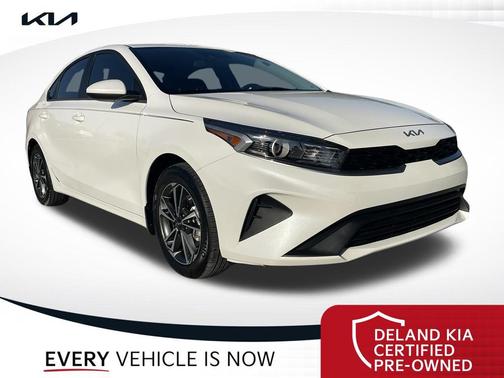 Snow White Pearl 2024 Kia Forte LXS