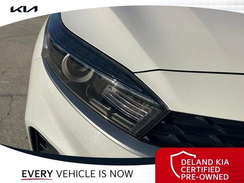 Snow White Pearl 2024 Kia Forte LXS