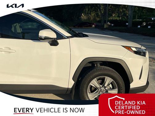 Ice Cap 2025 Toyota RAV4 Hybrid XLE