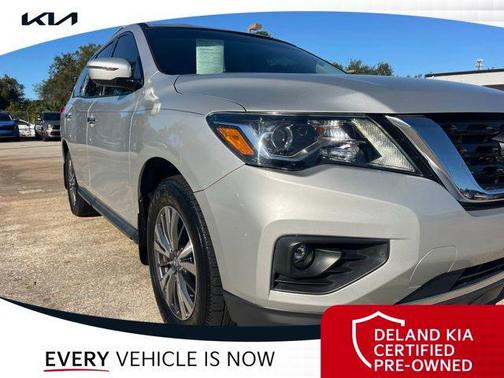 2019 Nissan Pathfinder SV