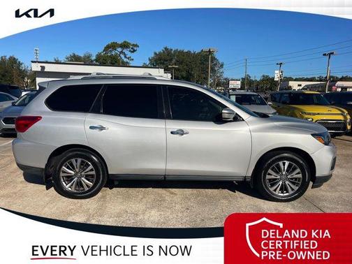 2019 Nissan Pathfinder SV