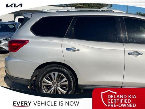 2019 Nissan Pathfinder SV