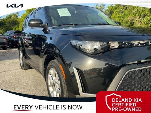 Fusion Black 2024 Kia Soul LX