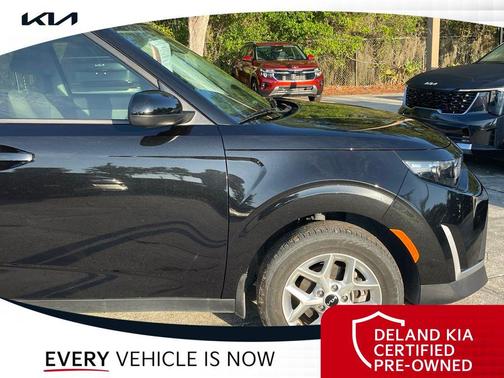 Fusion Black 2024 Kia Soul LX