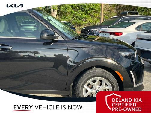 Fusion Black 2024 Kia Soul LX