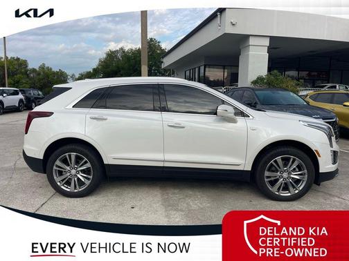 Crystal White Tricoat 2023 Cadillac XT5 Premium Luxury