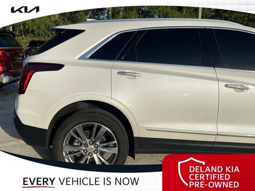 Crystal White Tricoat 2023 Cadillac XT5 Premium Luxury