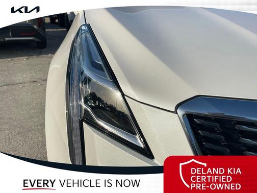 Crystal White Tricoat 2023 Cadillac XT5 Premium Luxury