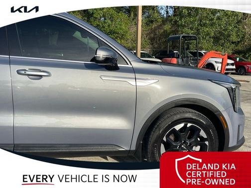 Everlasting Silver 2025 Kia Sorento S