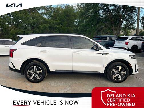 Glacial White Pearl 2023 Kia Sorento S
