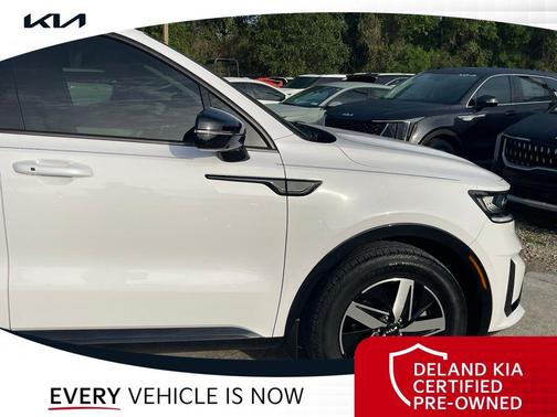 Glacial White Pearl 2023 Kia Sorento S