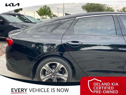 Ebony Black 2024 Kia K5 EX
