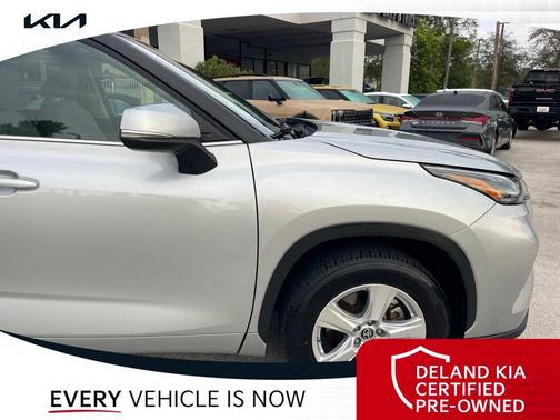 Celestial Silver Metallic 2022 Toyota Highlander LE