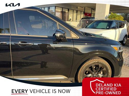 Aurora Black Pearl 2024 Kia Carnival SX