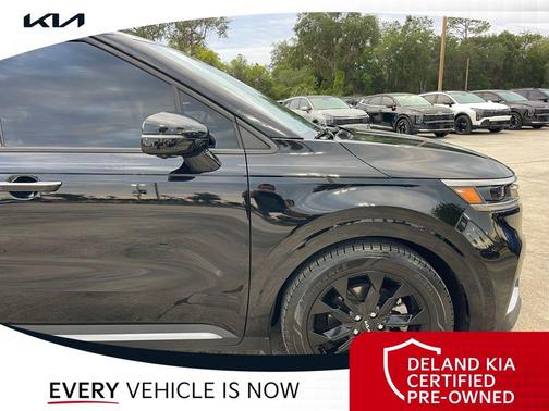 Aurora Black Pearl 2024 Kia Carnival SX