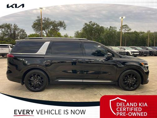 Aurora Black Pearl 2024 Kia Carnival SX