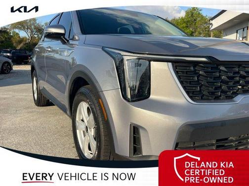 Everlasting Silver 2024 Kia Sorento LX