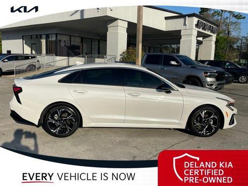 Snow White Pearl 2025 Kia K5 GT-Line