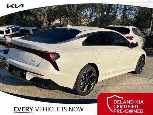 Snow White Pearl 2025 Kia K5 GT-Line