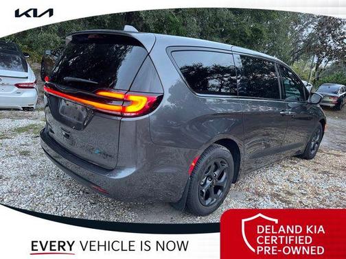 2022 Chrysler Pacifica Hybrid Limited