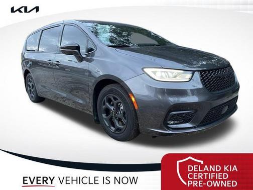 2022 Chrysler Pacifica Hybrid Limited