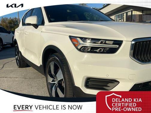 2020 Volvo XC40 T5 Momentum