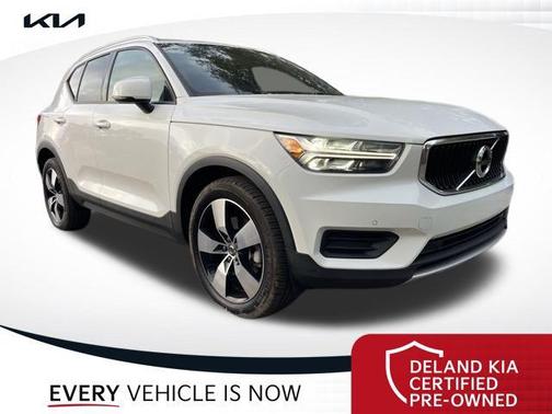 2020 Volvo XC40 T5 Momentum