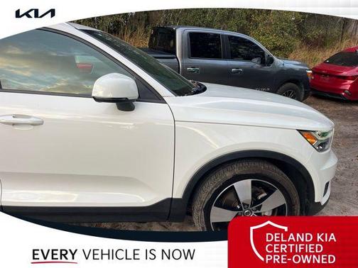 2020 Volvo XC40 T5 Momentum