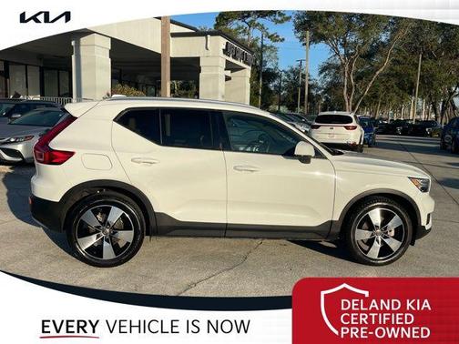 2020 Volvo XC40 T5 Momentum