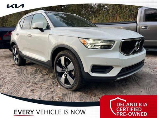 2020 Volvo XC40 T5 Momentum