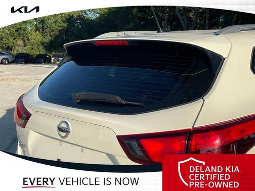 Pearl White 2018 Nissan Rogue Sport SL