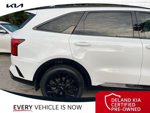 Glacial White Pearl 2023 Kia Sorento SX