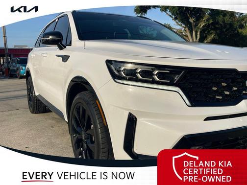 Glacial White Pearl 2023 Kia Sorento SX