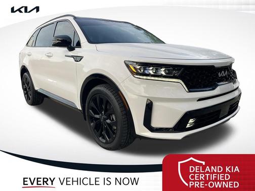 Glacial White Pearl 2023 Kia Sorento SX