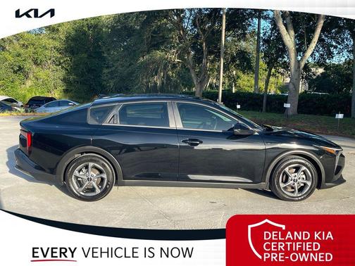 Aurora Black Pearl 2025 Kia K4 LXS