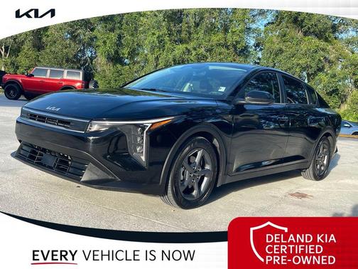 Aurora Black Pearl 2025 Kia K4 LXS